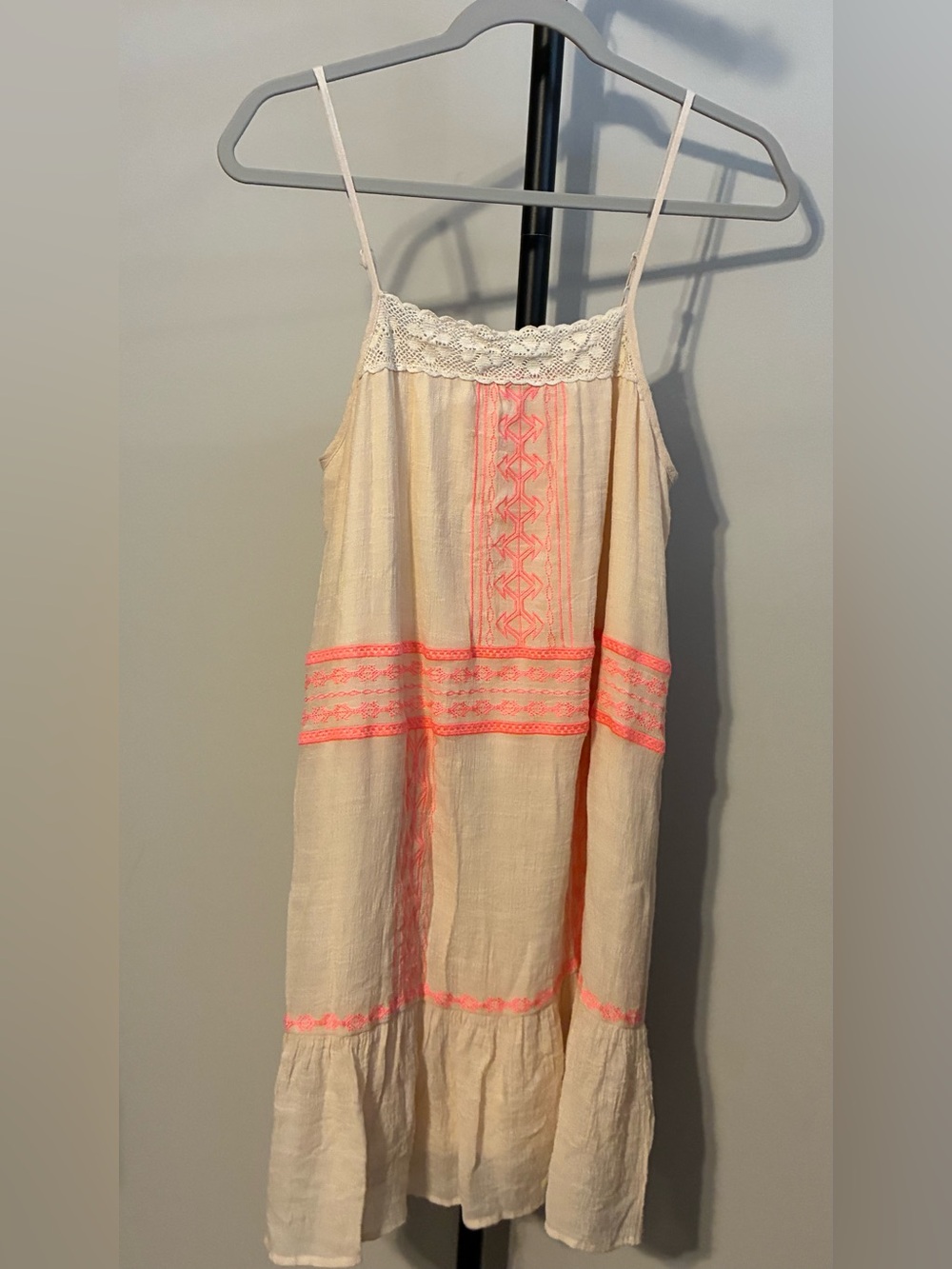 Flying Tomato Small Cream Sundress with Boho Coral Embroidery